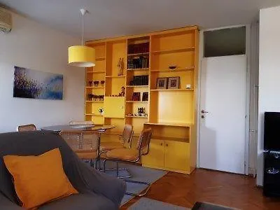 Cozy In The Centre سكوبجي